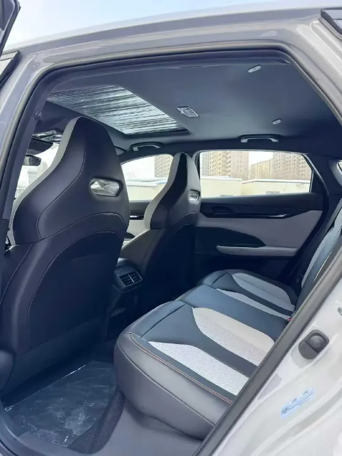 2024 ChangAn UNI-V iDD 1.5L 110HP L4 E-CVT PHEV 18.99KWH,autocango,china used car exporter,china ev exporter,chinese used car exporter,chinese used ev exporter