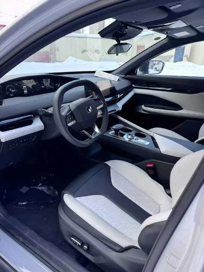 2024 ChangAn UNI-V iDD 1.5L 110HP L4 E-CVT PHEV 18.99KWH,autocango,china used car exporter,china ev exporter,chinese used car exporter,chinese used ev exporter