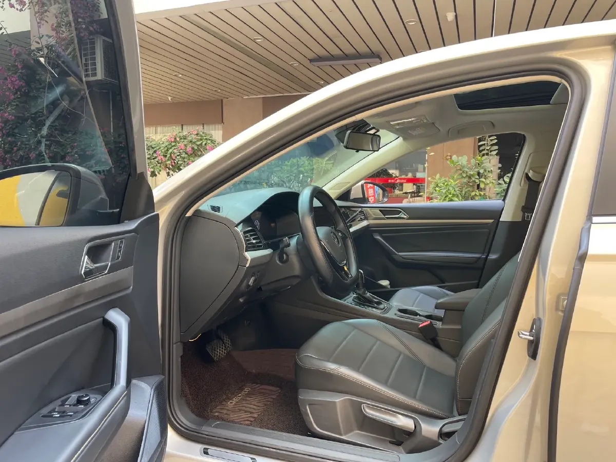 2021 Volkswagen Lavida 1.5L 113HP L4 6AT,autocango,china used car exporter,china ev exporter,chinese used car exporter,chinese used ev exporter