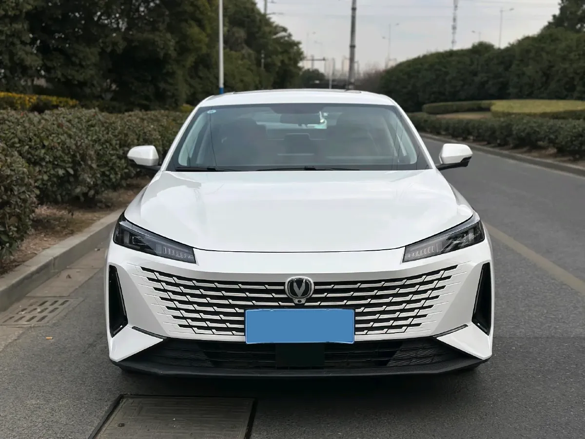 2023 ChangAn Lamore 1.5T 170HP L4 7DCT,autocango,china used car exporter,china ev exporter,chinese used car exporter,chinese used ev exporter