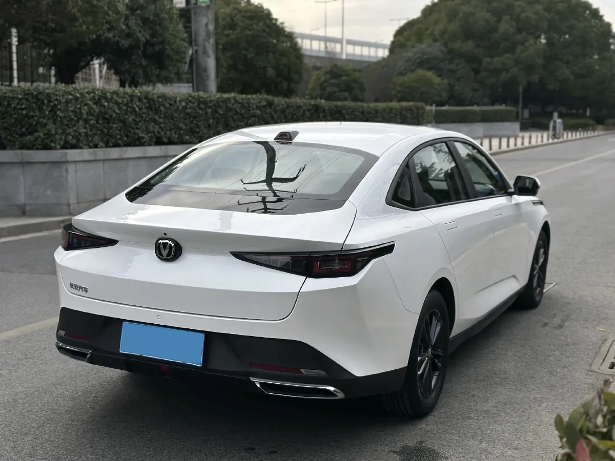 2023 ChangAn Lamore 1.5T 170HP L4 7DCT,autocango,china used car exporter,china ev exporter,chinese used car exporter,chinese used ev exporter