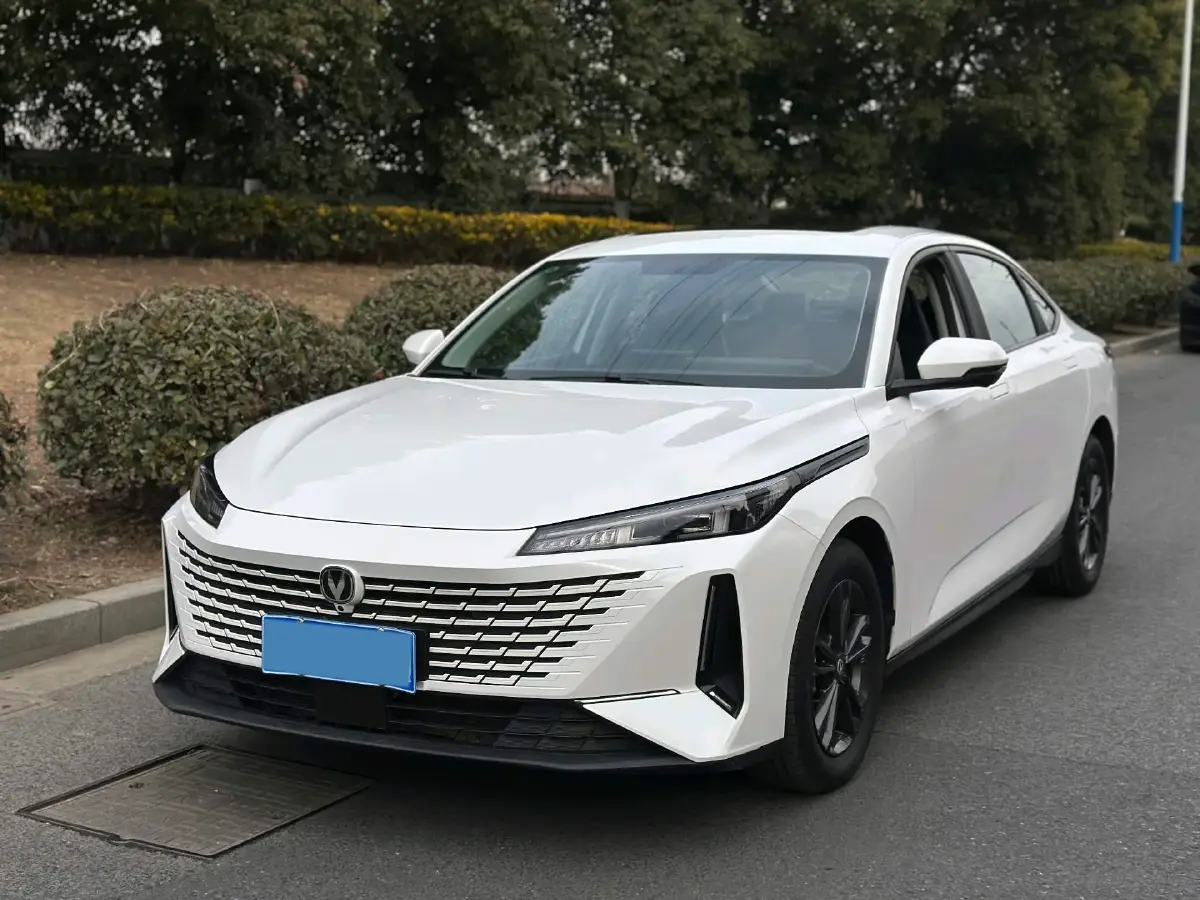 2023 ChangAn Lamore 1.5T 170HP L4 7DCT
