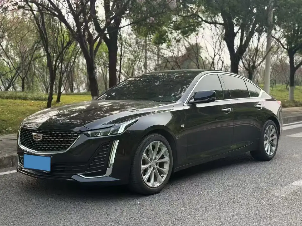 2022 Cadillac CT5 2.0T 237HP L4 10AT