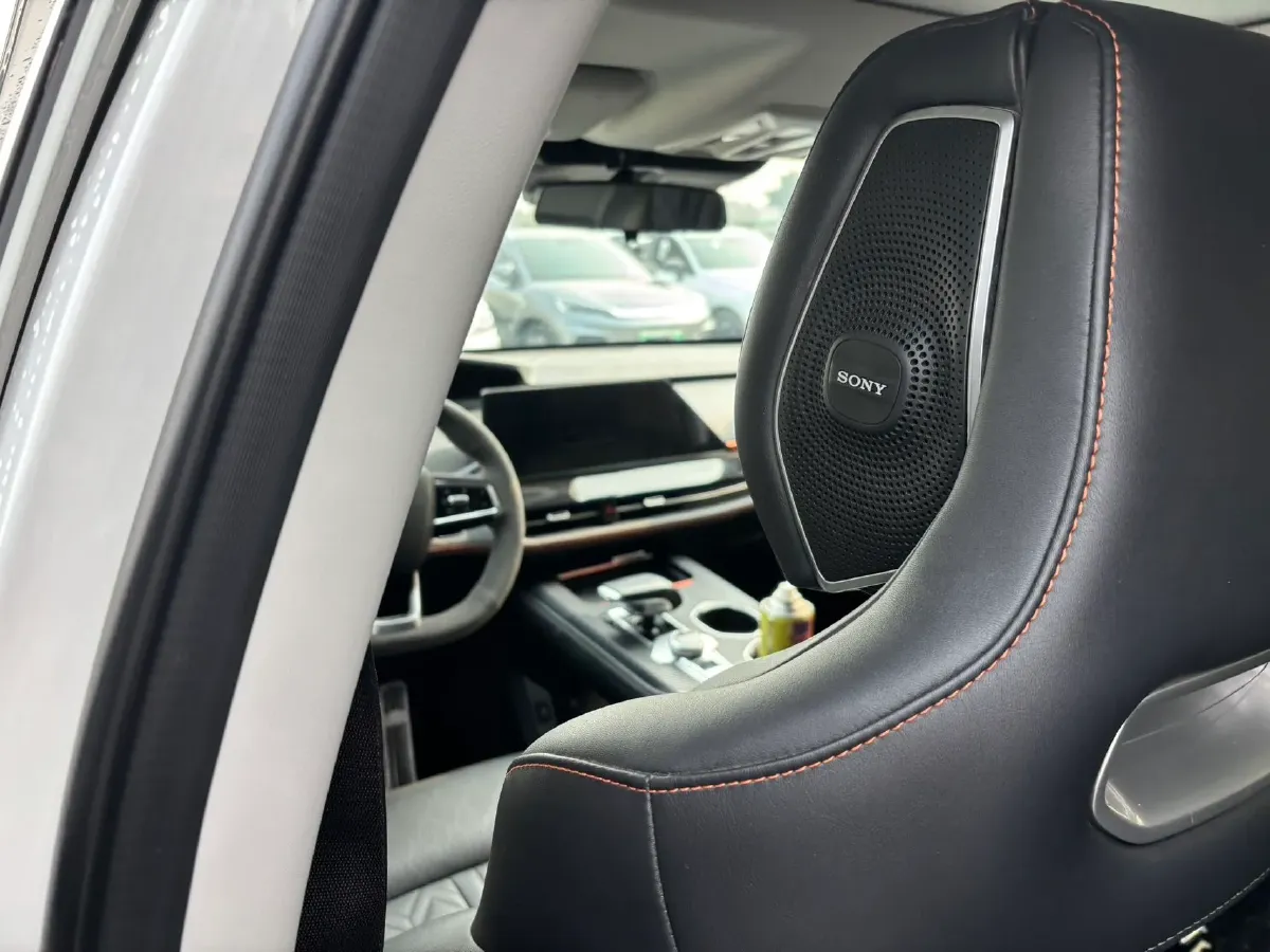 2021 ChangAn UNI-K 2.0T 233HP L4 8AT,autocango,china used car exporter,china ev exporter,chinese used car exporter,chinese used ev exporter