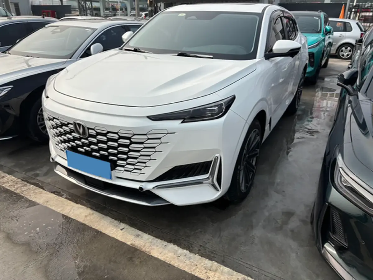 2021 ChangAn UNI-K 2.0T 233HP L4 8AT