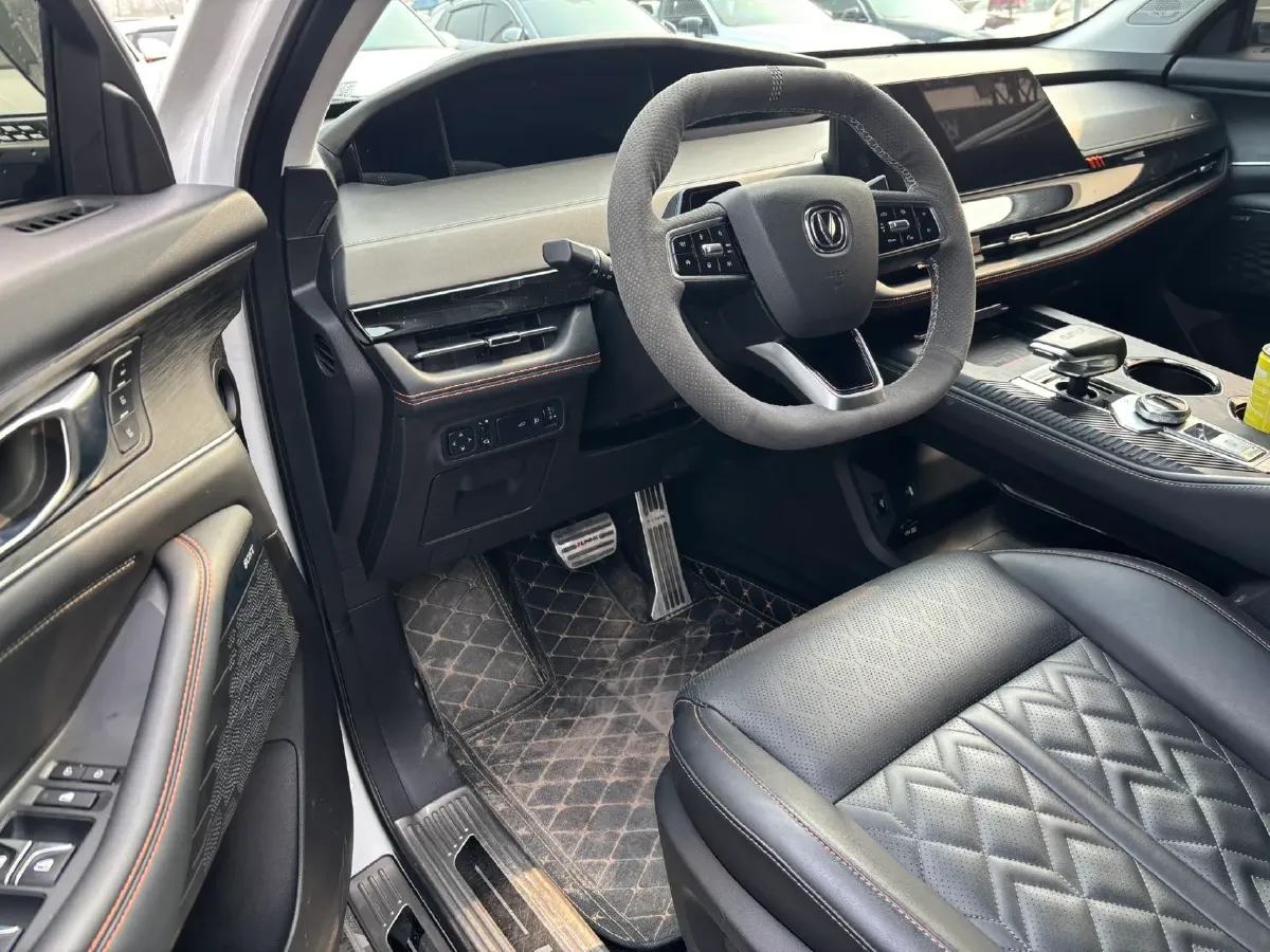 2021 ChangAn UNI-K 2.0T 233HP L4 8AT,autocango,china used car exporter,china ev exporter,chinese used car exporter,chinese used ev exporter