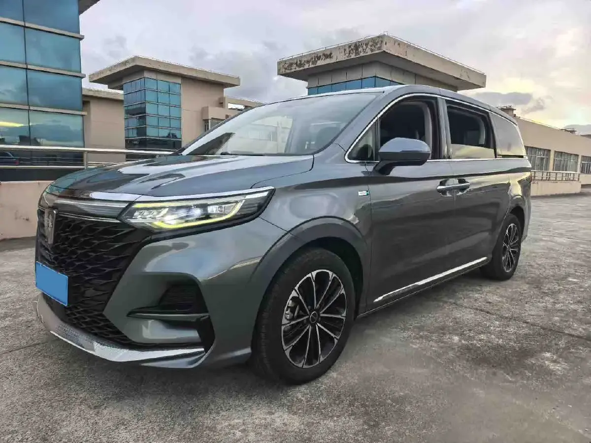 2021 Roewe iMAX8 2.0T 234HP L4 8AT