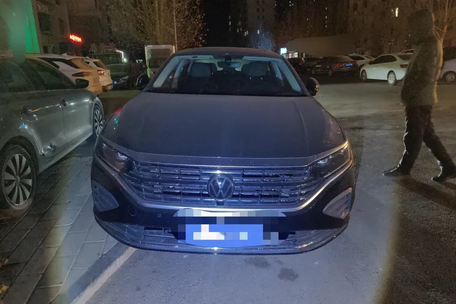 2025 Volkswagen Passat 2.0T 186HP L4 7DCT,autocango,china used car exporter,china ev exporter,chinese used car exporter,chinese used ev exporter