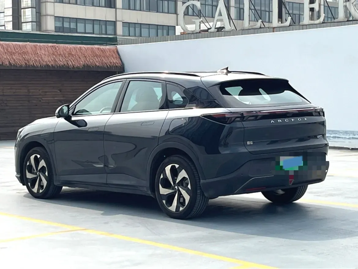 2024 ARCFOX αT5 BEV 65KWH,autocango,china used car exporter,china ev exporter,chinese used car exporter,chinese used ev exporter
