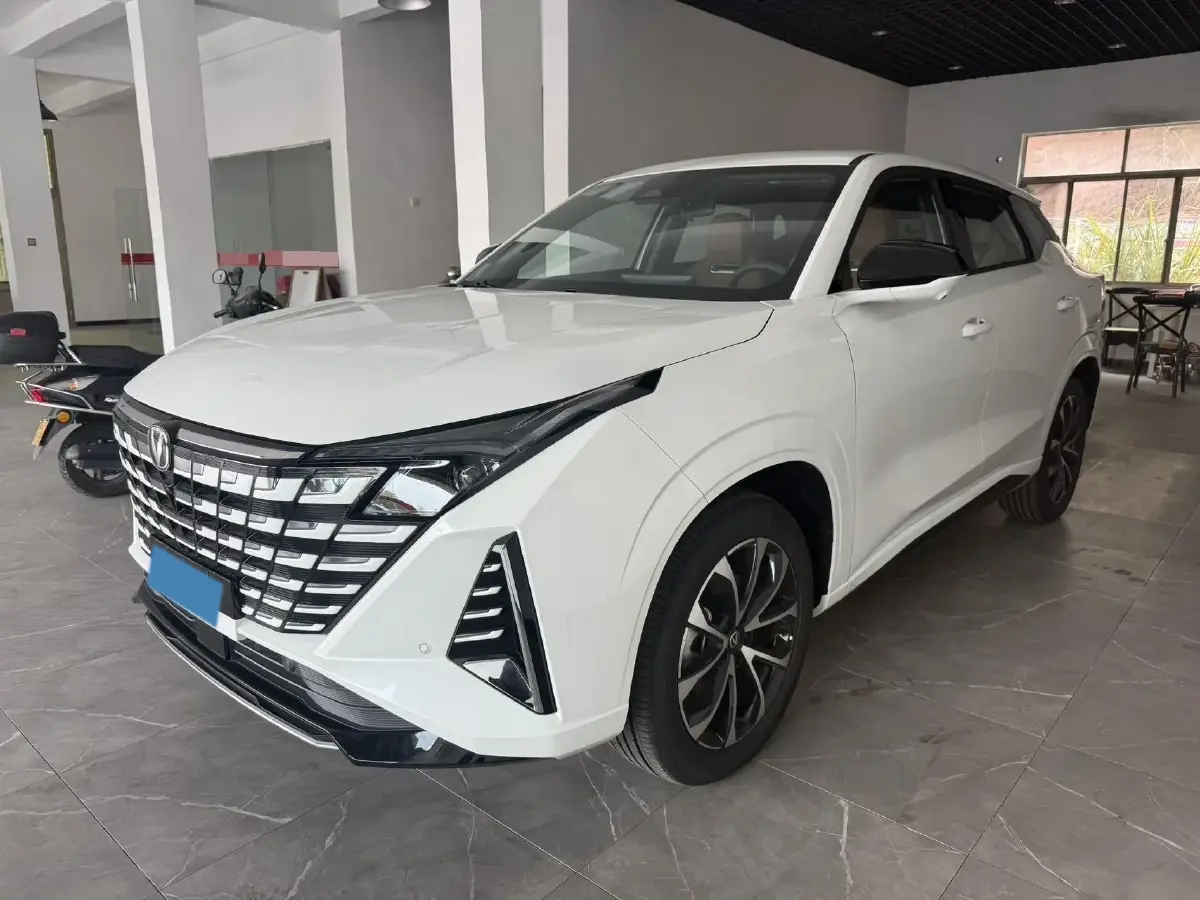 2025 ChangAn UNI-Z 1.5L 98HP L4 E-CVT PHEV 18.4KWH