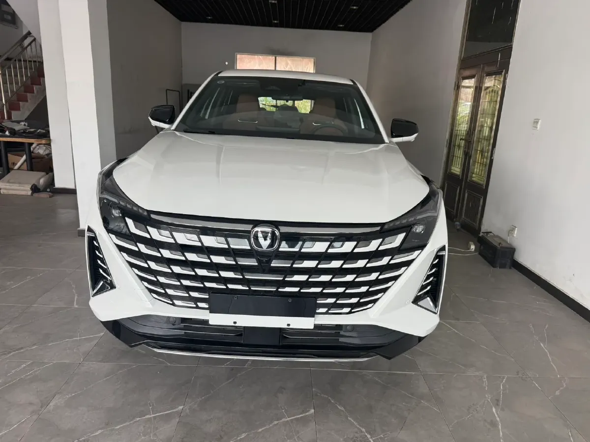 2025 ChangAn UNI-Z 1.5L 98HP L4 E-CVT PHEV 18.4KWH,autocango,china used car exporter,china ev exporter,chinese used car exporter,chinese used ev exporter