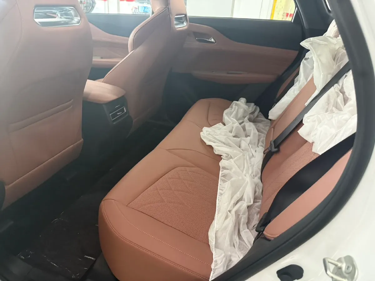 2025 ChangAn UNI-Z 1.5L 98HP L4 E-CVT PHEV 18.4KWH,autocango,china used car exporter,china ev exporter,chinese used car exporter,chinese used ev exporter