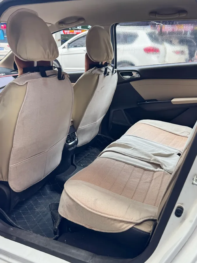 2017 BaoJun 310W 1.5L 112HP L4 6MT,autocango,china used car exporter,china ev exporter,chinese used car exporter,chinese used ev exporter