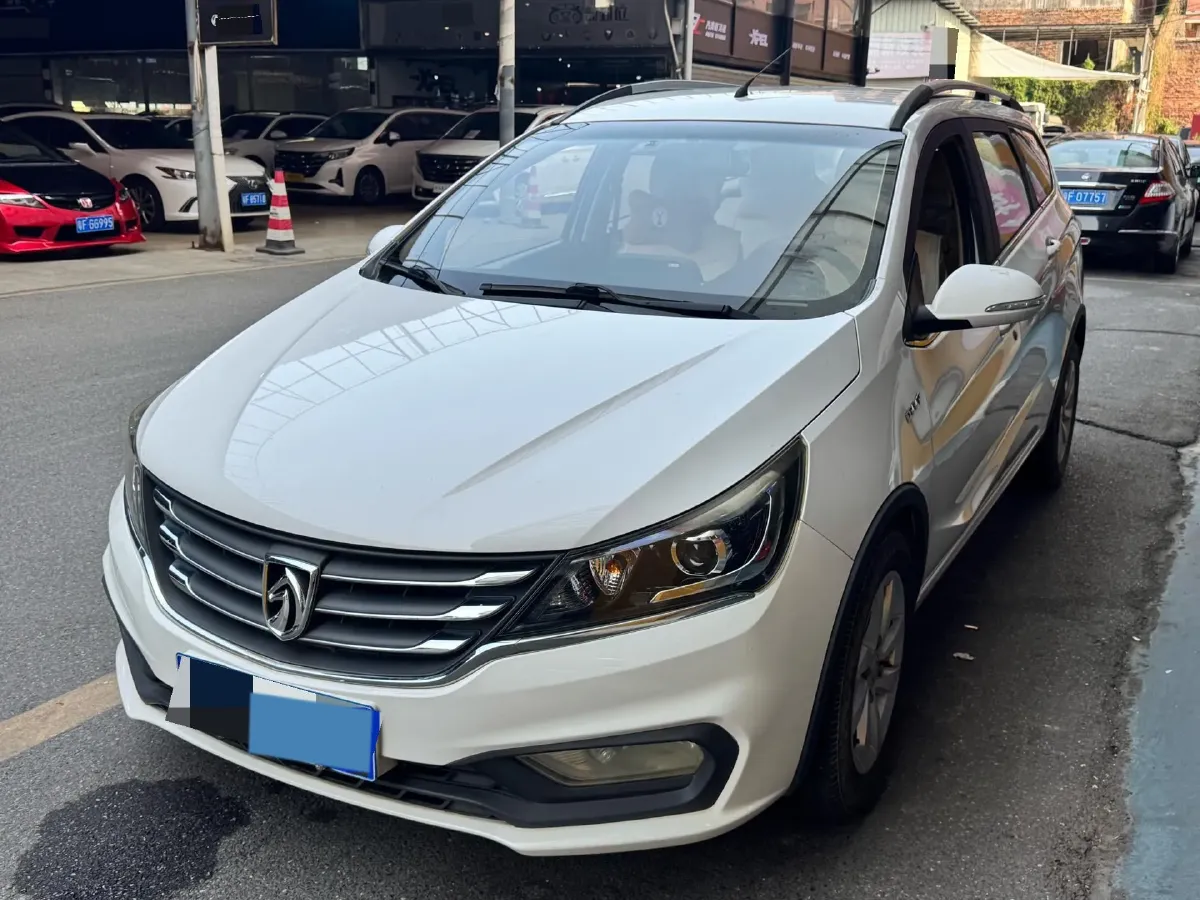 2017 BaoJun 310W 1.5L 112HP L4 6MT,autocango,china used car exporter,china ev exporter,chinese used car exporter,chinese used ev exporter