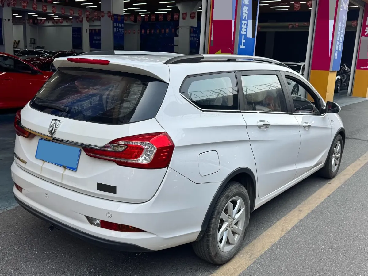 2017 BaoJun 310W 1.5L 112HP L4 6MT,autocango,china used car exporter,china ev exporter,chinese used car exporter,chinese used ev exporter