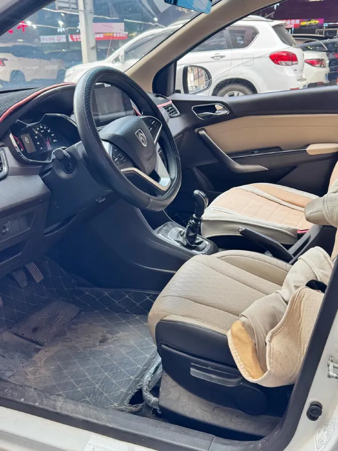 2017 BaoJun 310W 1.5L 112HP L4 6MT,autocango,china used car exporter,china ev exporter,chinese used car exporter,chinese used ev exporter