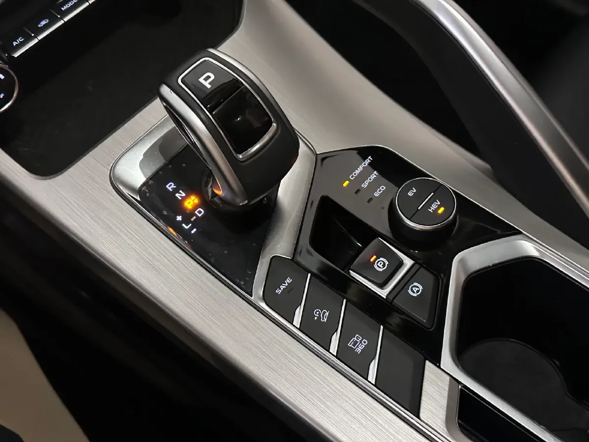 2020 Geely ICON 1.5T 177HP L3 7DCT,autocango,china used car exporter,china ev exporter,chinese used car exporter,chinese used ev exporter