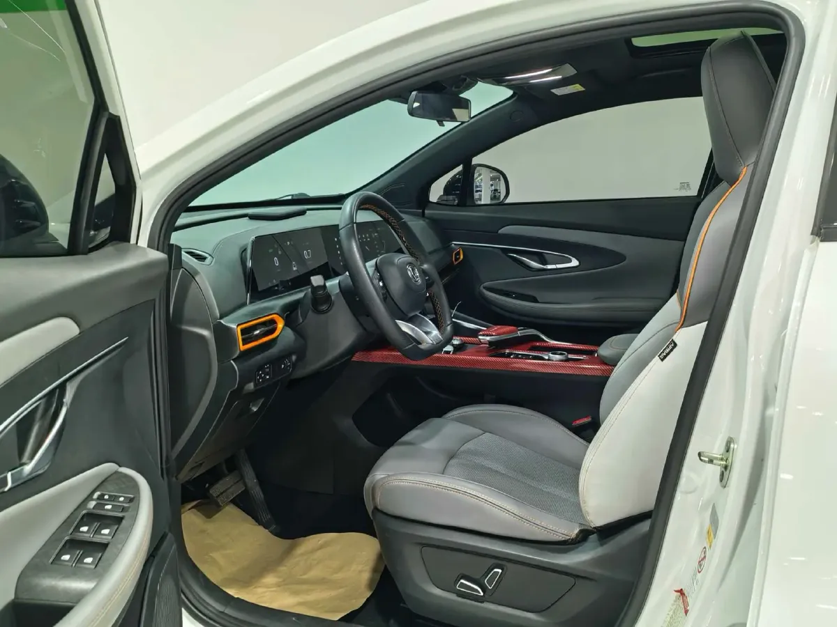 2022 ChangAn UNI-T 1.5T 188HP L4 7DCT,autocango,china used car exporter,china ev exporter,chinese used car exporter,chinese used ev exporter