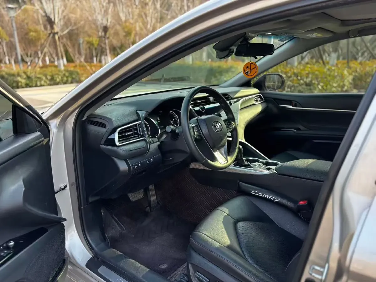 2019 Toyota Camry 2.5L 178HP L4 E-CVT Hybrid,autocango,china used car exporter,china ev exporter,chinese used car exporter,chinese used ev exporter