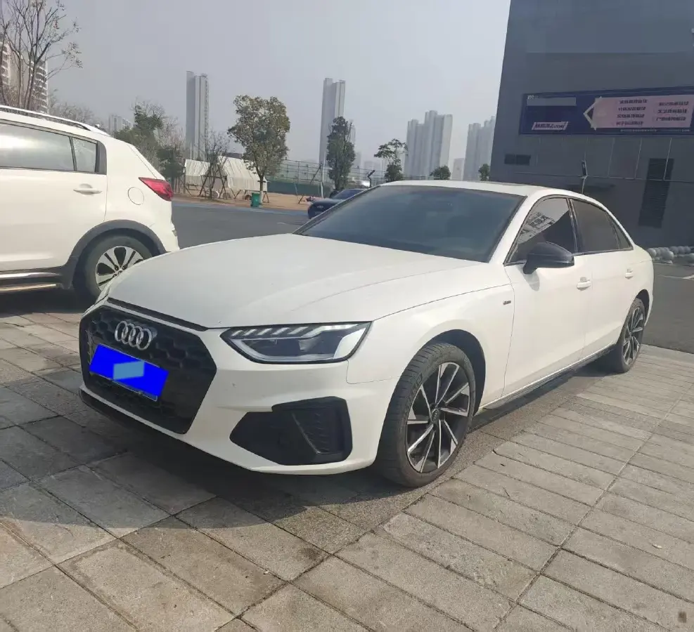 2023 Audi A4L 2.0T 190HP L4 7DCT