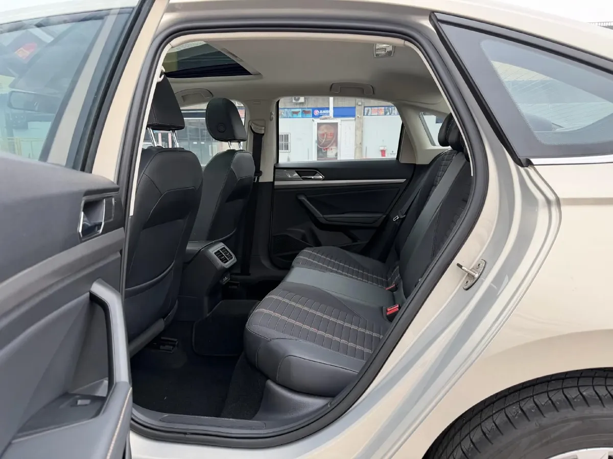 2021 Volkswagen Lavida 1.4T 150HP L4 7DCT,autocango,china used car exporter,china ev exporter,chinese used car exporter,chinese used ev exporter