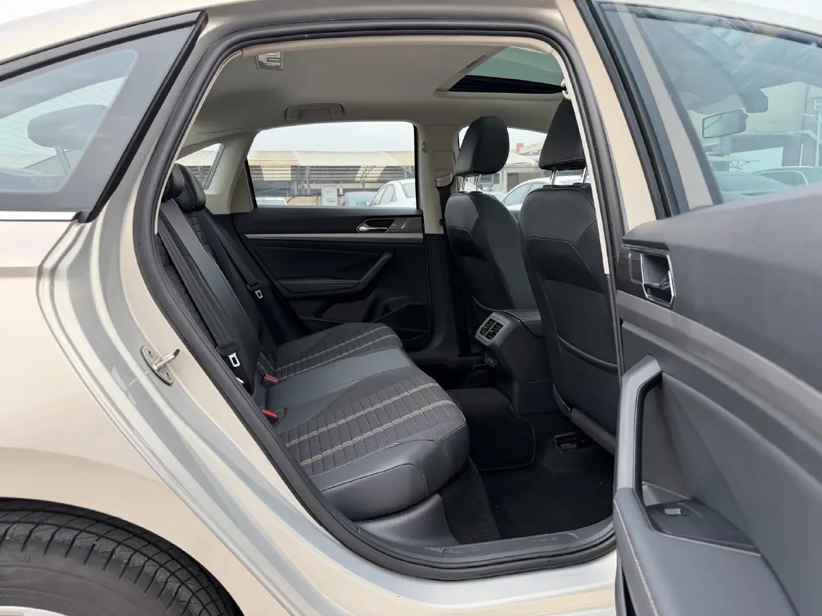 2021 Volkswagen Lavida 1.4T 150HP L4 7DCT,autocango,china used car exporter,china ev exporter,chinese used car exporter,chinese used ev exporter