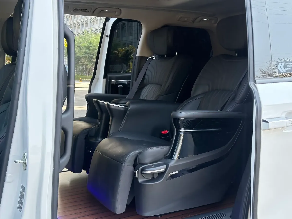 2024 GAC Trumpchi M8 2.0T 252HP L4 8AT,autocango,china used car exporter,china ev exporter,chinese used car exporter,chinese used ev exporter