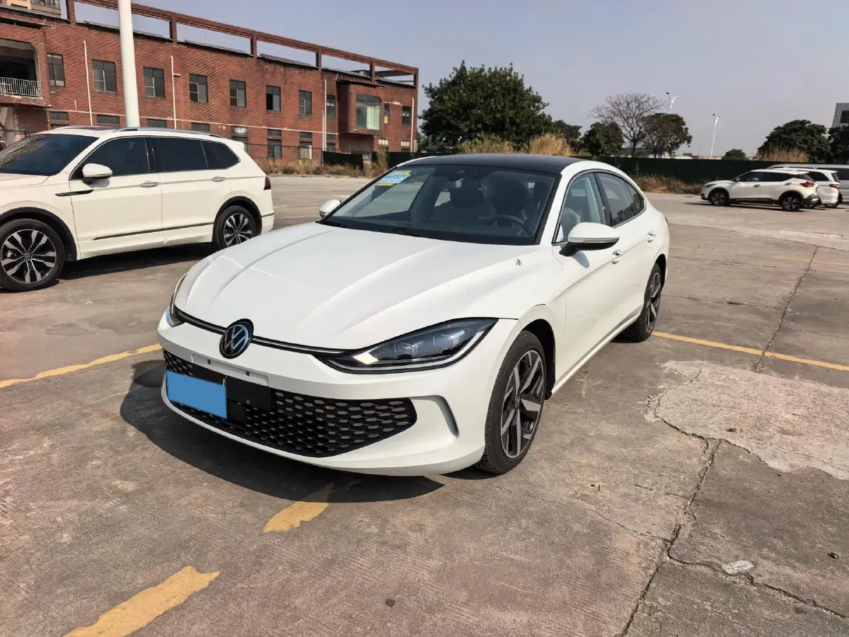 2025 Volkswagen Lamando 1.4T 150HP L4 7DCT