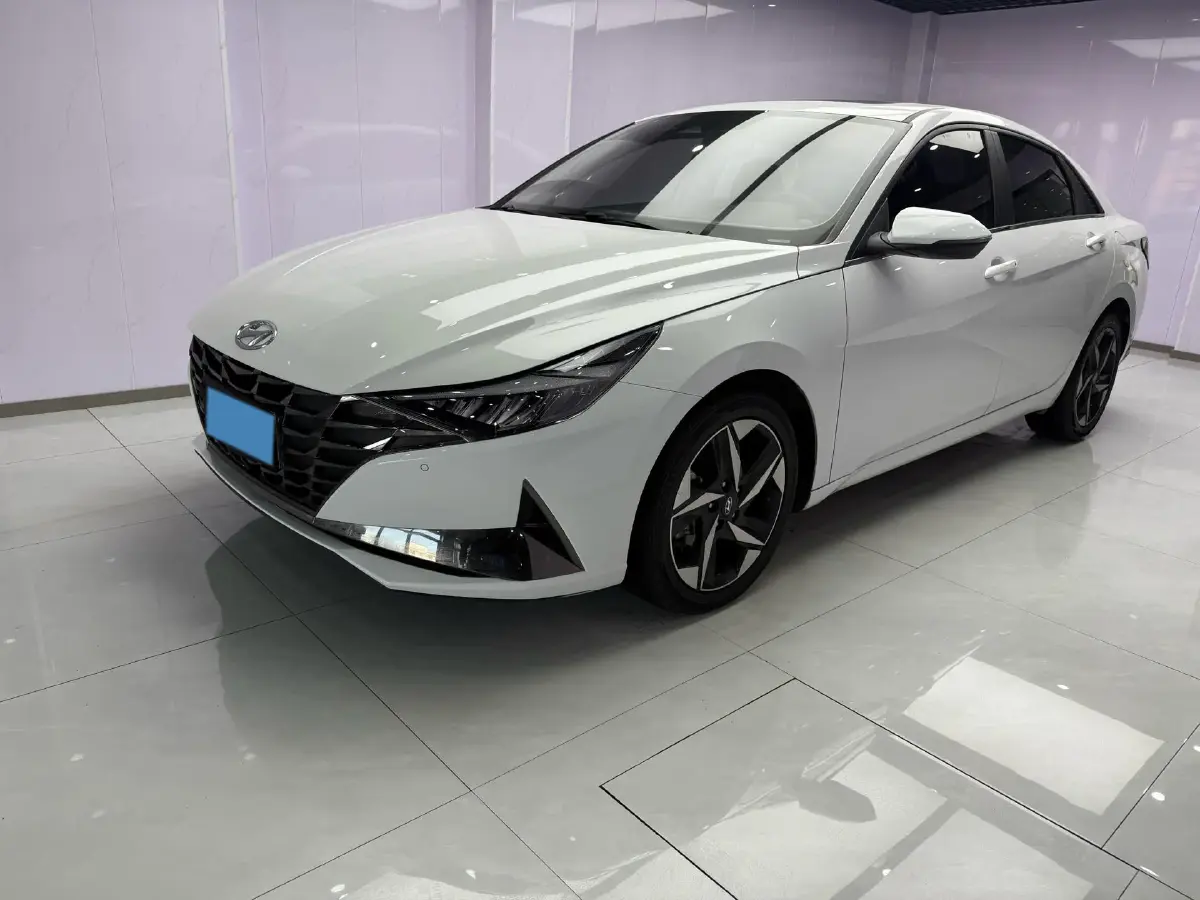 2022 Hyundai Elantra 1.5L 115HP L4 CVT