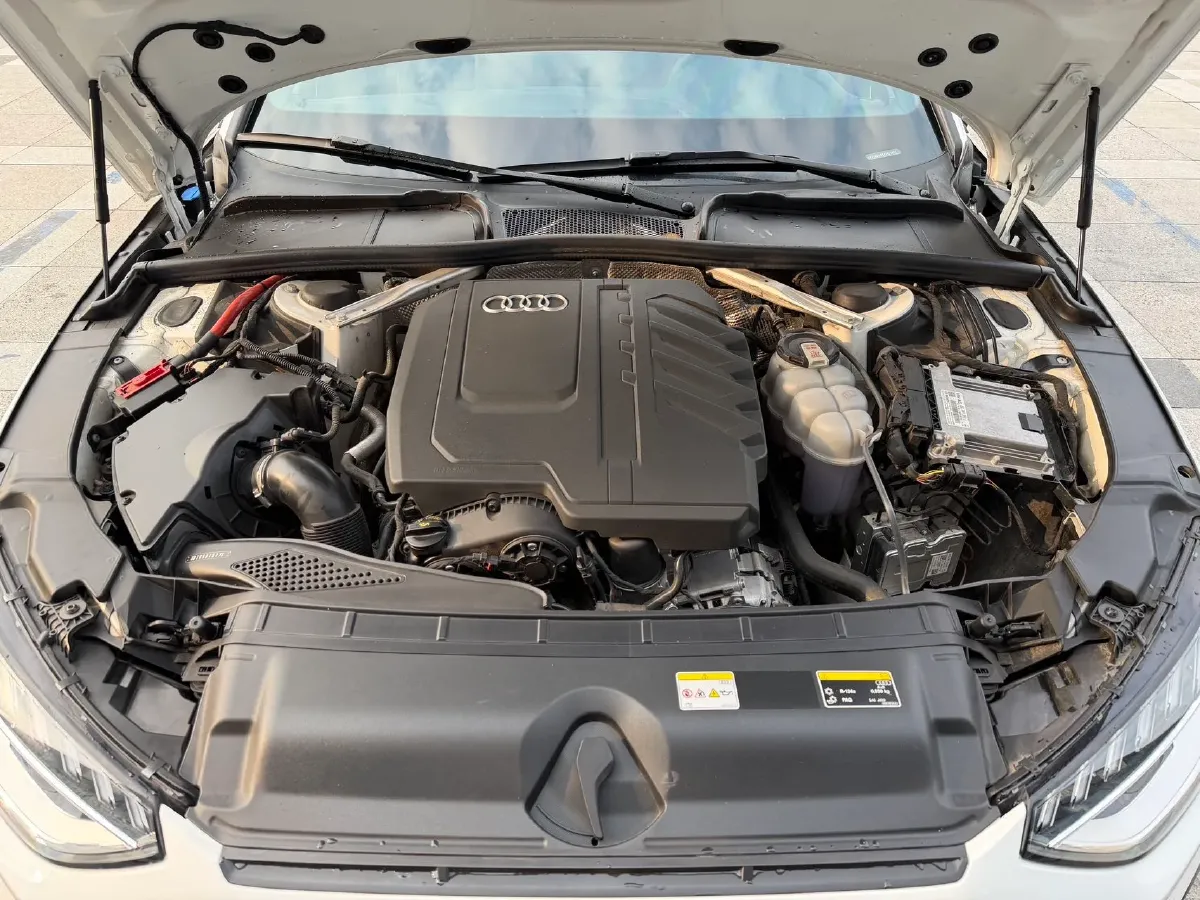 2023 Audi A4L 2.0T 190HP L4 7DCT,autocango,china used car exporter,china ev exporter,chinese used car exporter,chinese used ev exporter