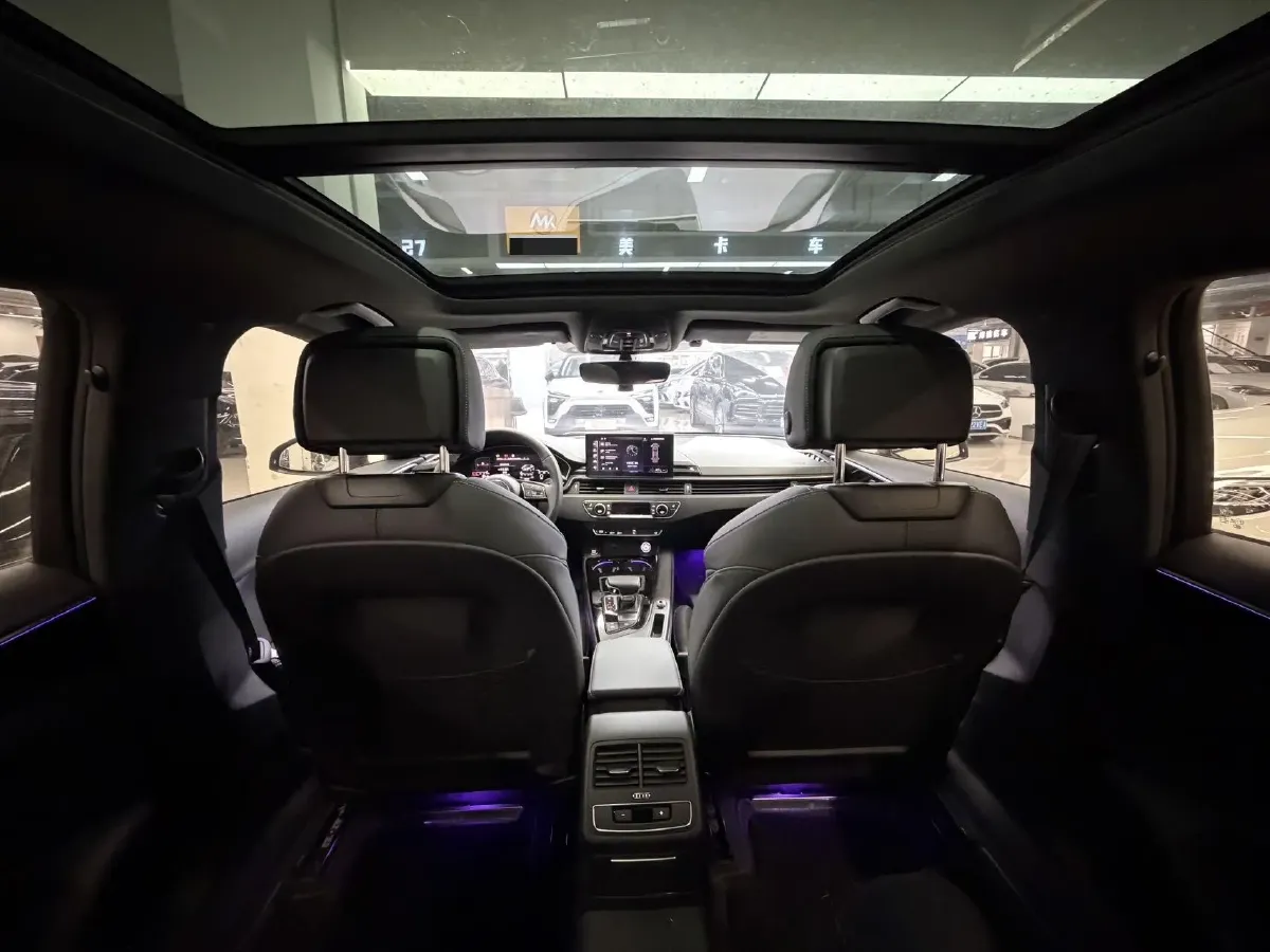 2023 Audi A4L 2.0T 190HP L4 7DCT,autocango,china used car exporter,china ev exporter,chinese used car exporter,chinese used ev exporter