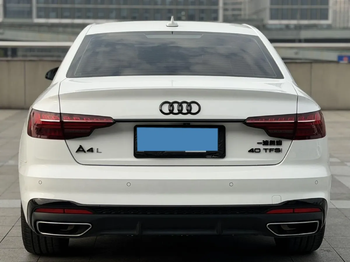 2023 Audi A4L 2.0T 190HP L4 7DCT,autocango,china used car exporter,china ev exporter,chinese used car exporter,chinese used ev exporter