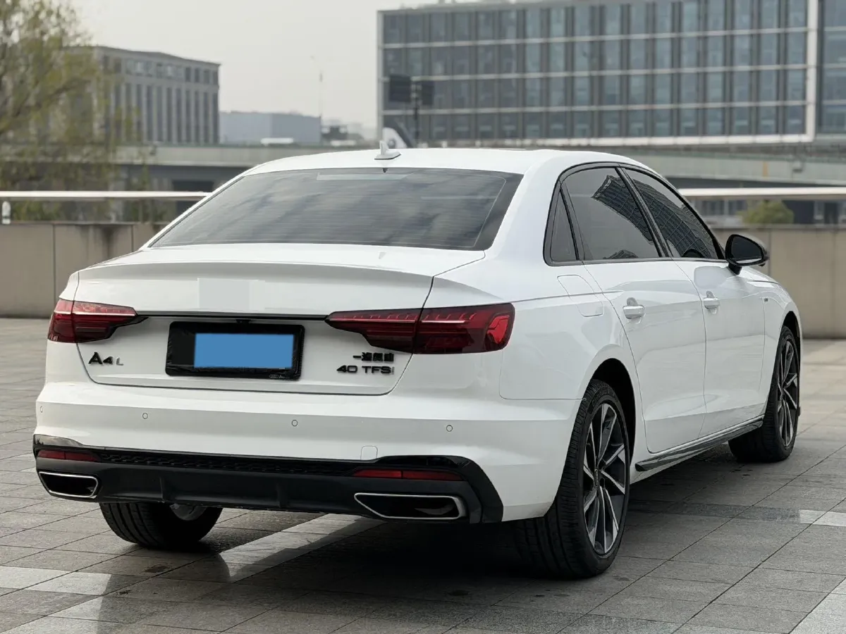 2023 Audi A4L 2.0T 190HP L4 7DCT,autocango,china used car exporter,china ev exporter,chinese used car exporter,chinese used ev exporter