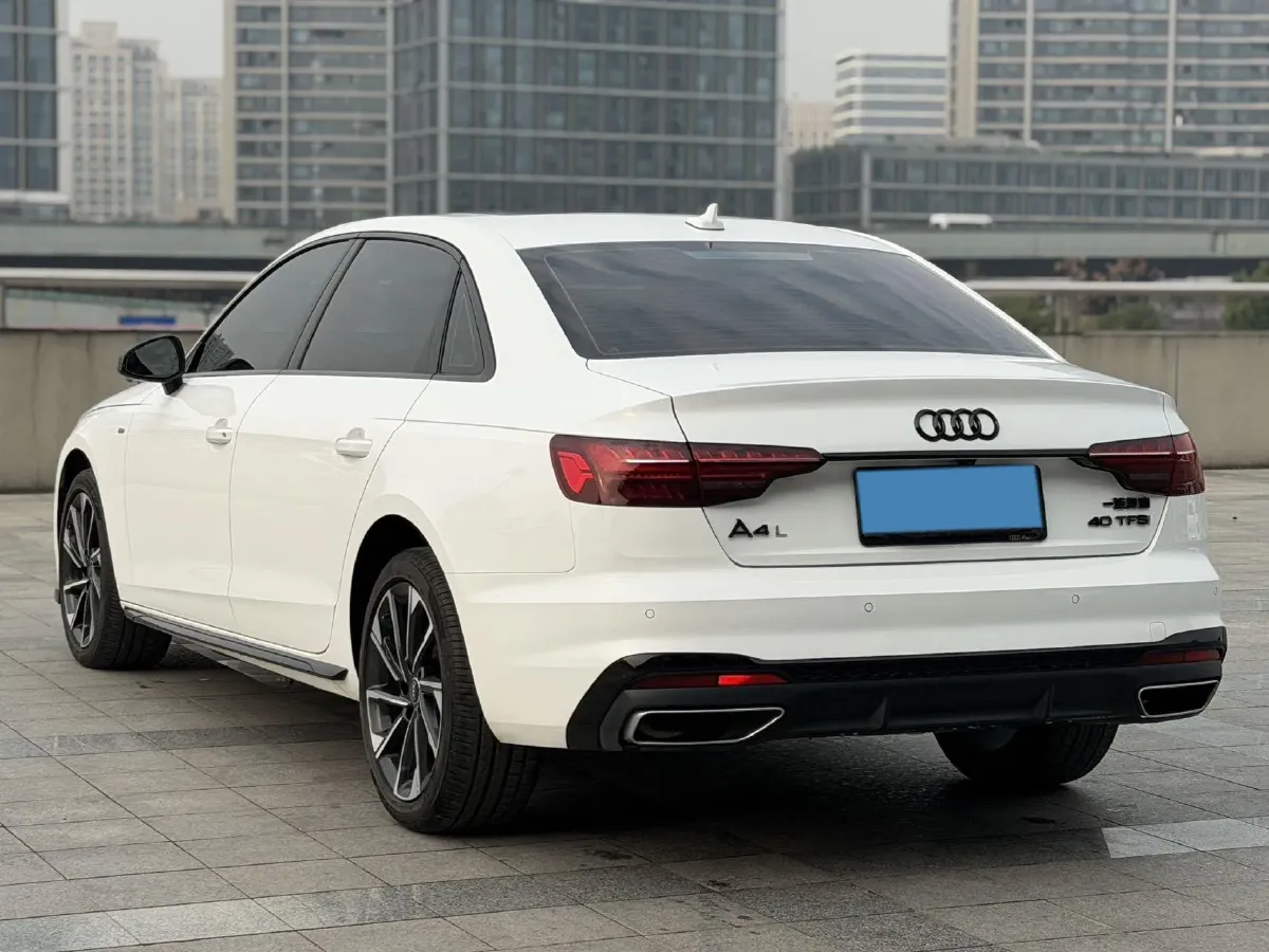 2023 Audi A4L 2.0T 190HP L4 7DCT,autocango,china used car exporter,china ev exporter,chinese used car exporter,chinese used ev exporter