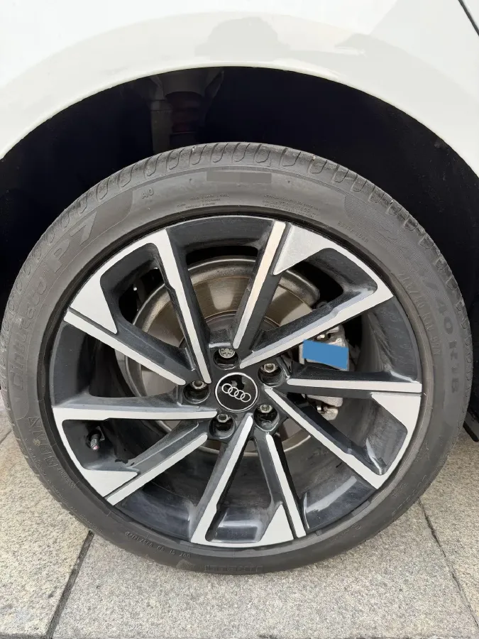 2023 Audi A4L 2.0T 190HP L4 7DCT,autocango,china used car exporter,china ev exporter,chinese used car exporter,chinese used ev exporter