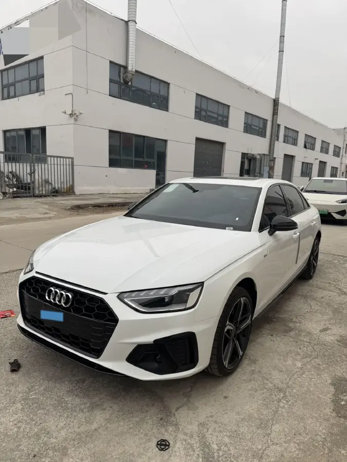 2025 Audi A4L 2.0T 190HP L4 7DCT