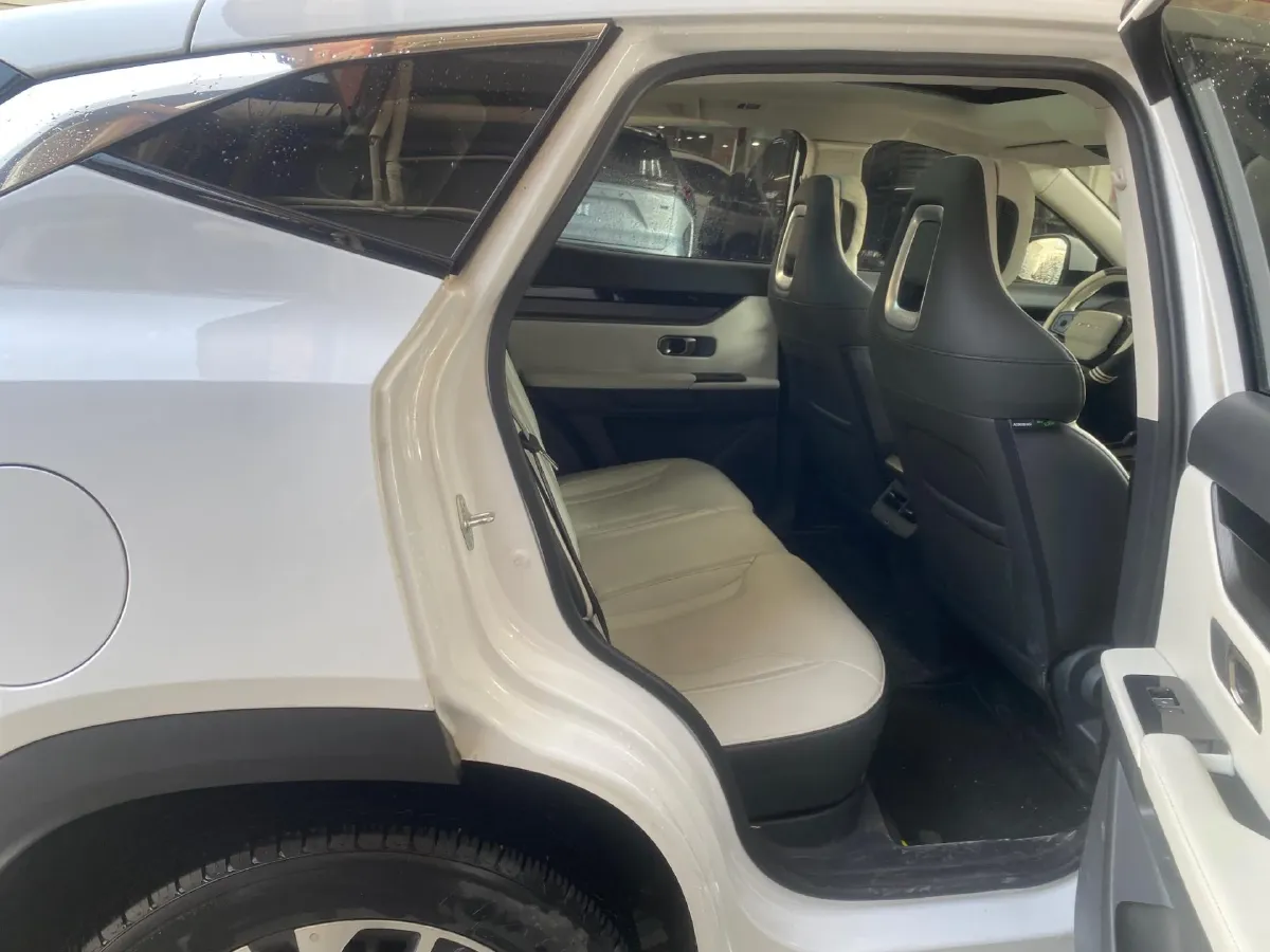 2022 Jetour DASHING 1.6T 197HP L4 7DCT,autocango,china used car exporter,china ev exporter,chinese used car exporter,chinese used ev exporter