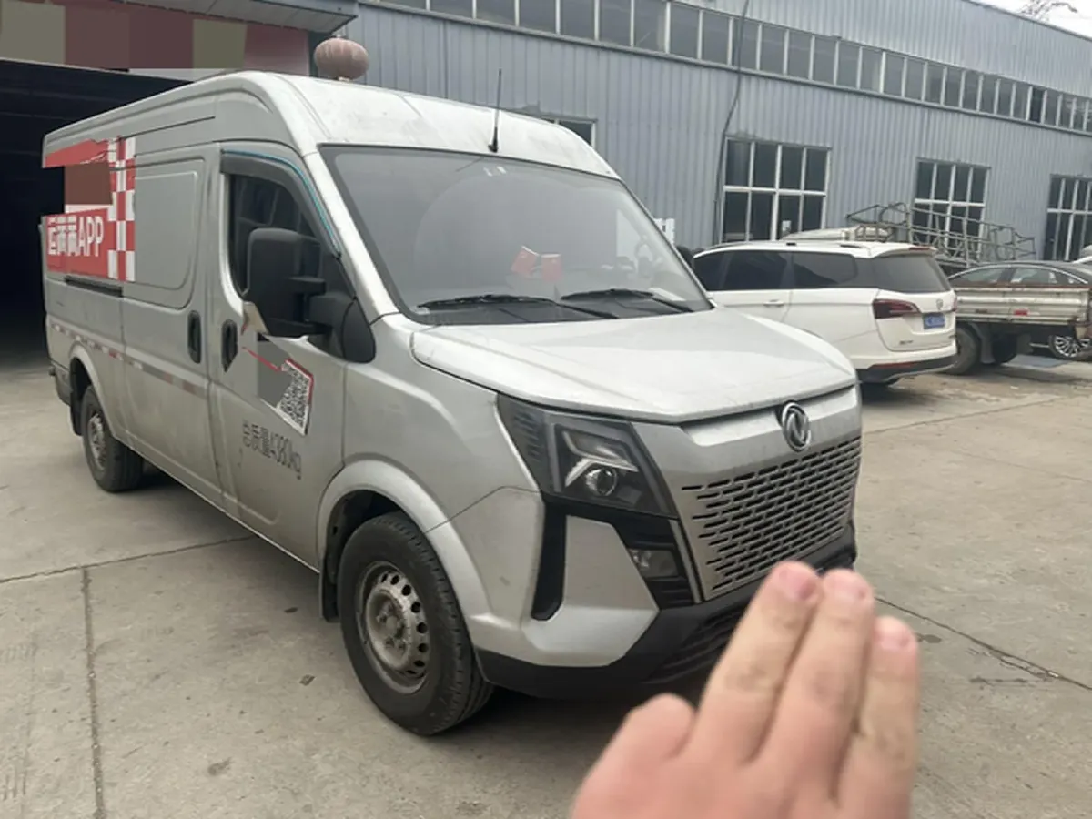 2023 MAXUS XinTu V80 2.0T 139HP L4 6MT,autocango,china used car exporter,china ev exporter,chinese used car exporter,chinese used ev exporter