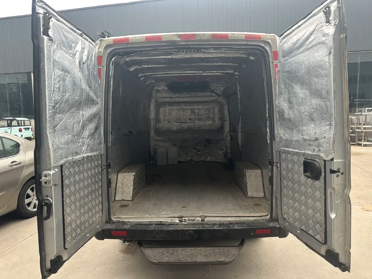 2023 MAXUS XinTu V80 2.0T 139HP L4 6MT,autocango,china used car exporter,china ev exporter,chinese used car exporter,chinese used ev exporter