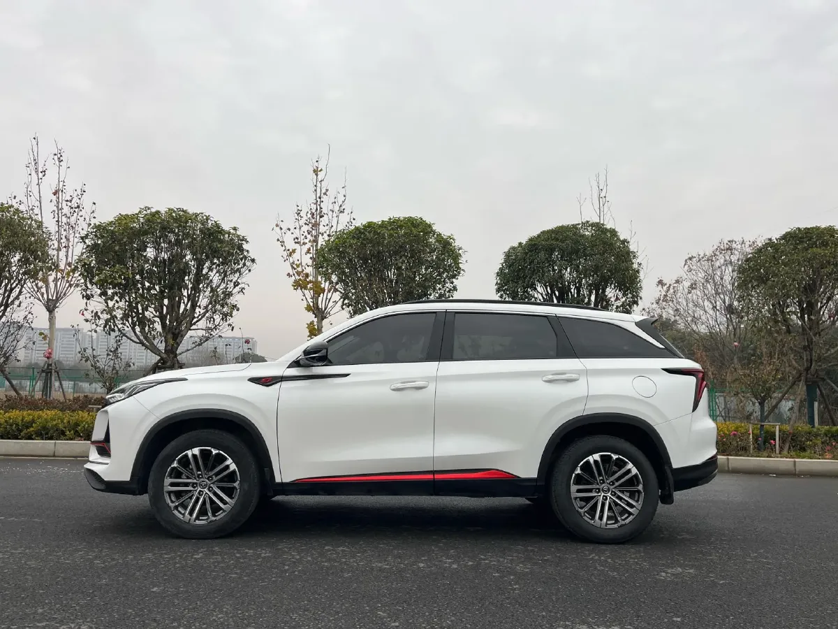 2022 ChangAn CS75 Plus 1.5T 178HP L4 6AT,autocango,china used car exporter,china ev exporter,chinese used car exporter,chinese used ev exporter