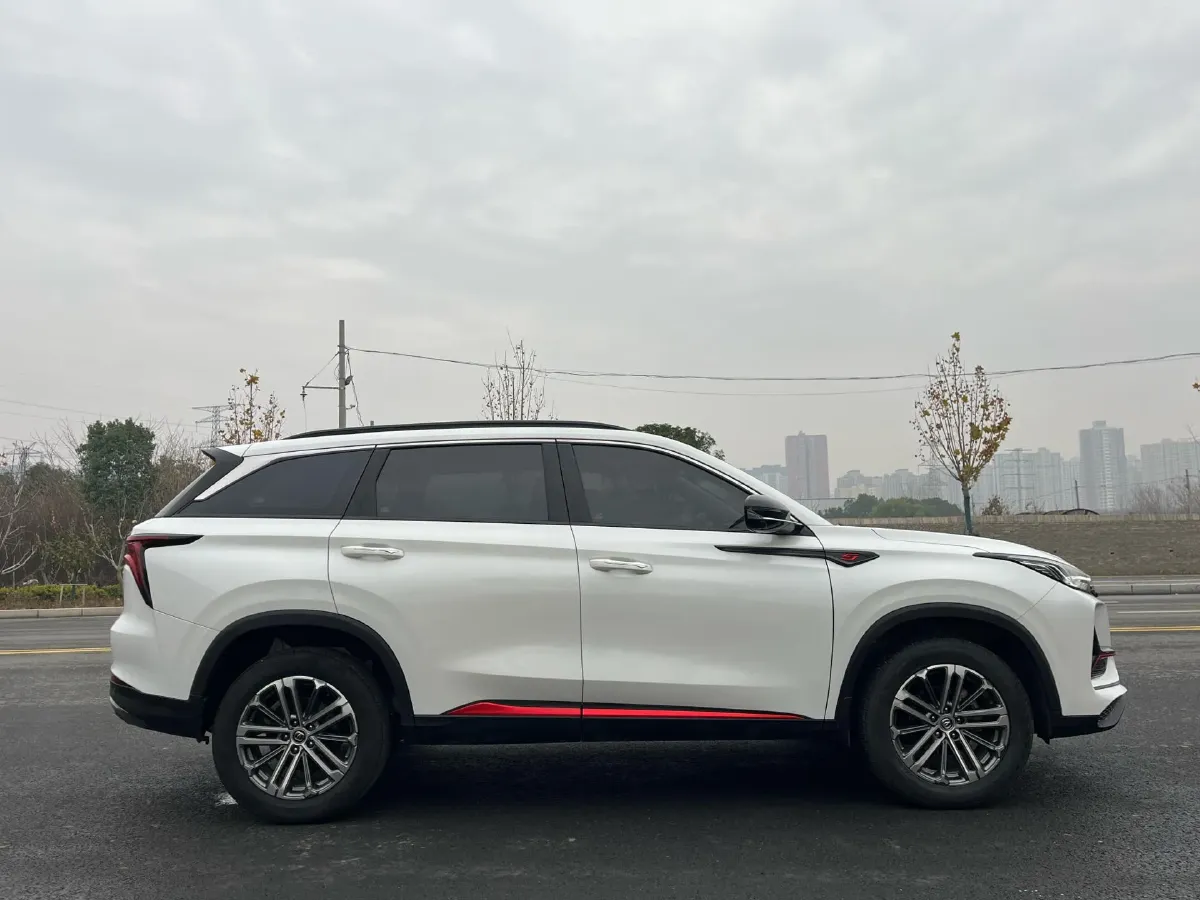 2022 ChangAn CS75 Plus 1.5T 178HP L4 6AT,autocango,china used car exporter,china ev exporter,chinese used car exporter,chinese used ev exporter