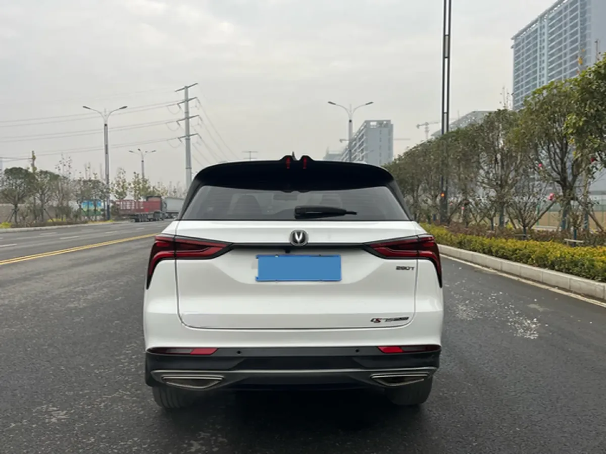 2022 ChangAn CS75 Plus 1.5T 178HP L4 6AT,autocango,china used car exporter,china ev exporter,chinese used car exporter,chinese used ev exporter