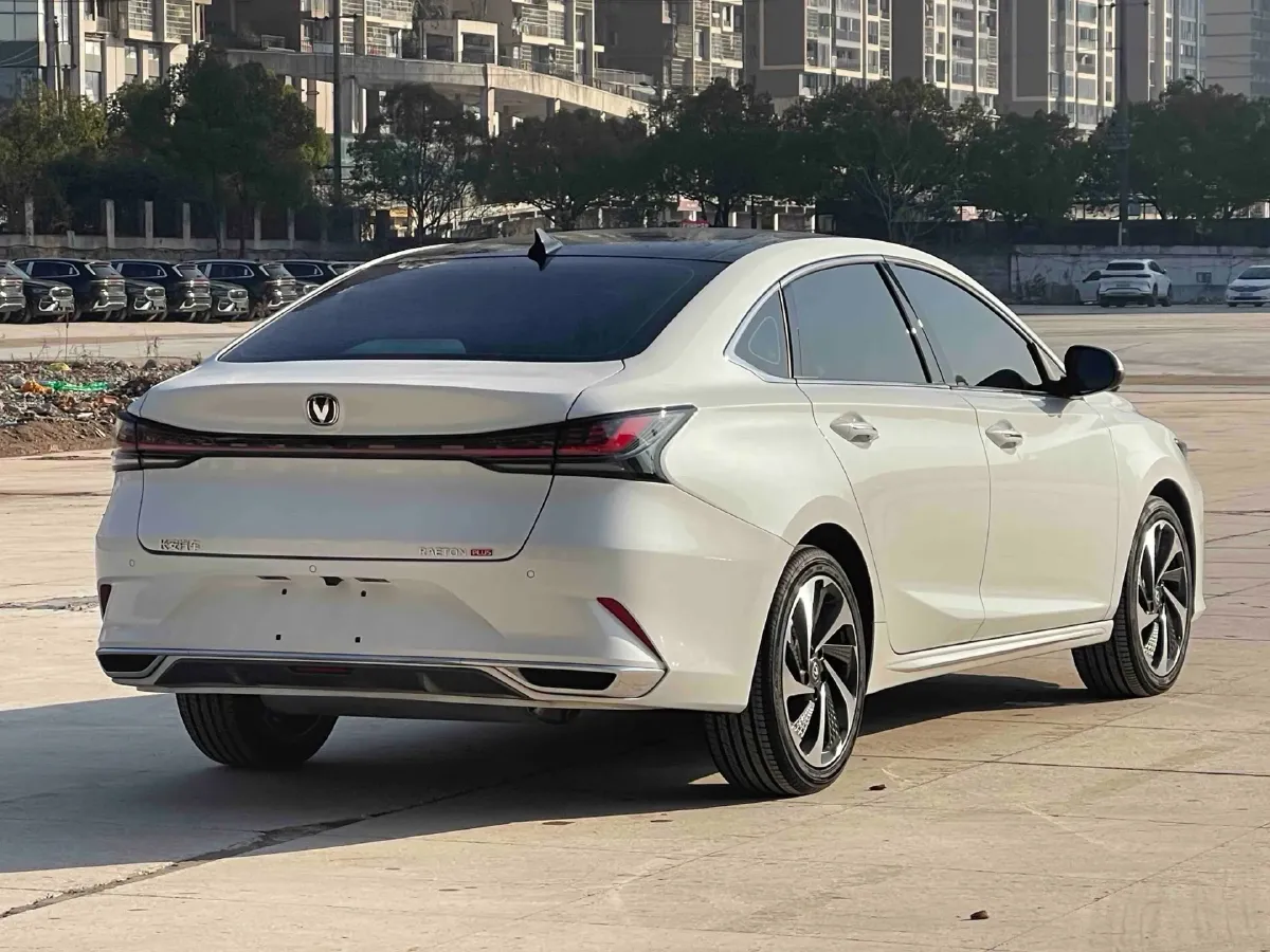 2024 ChangAn Raeton Plus 1.5T 188HP L4 7DCT,autocango,china used car exporter,china ev exporter,chinese used car exporter,chinese used ev exporter
