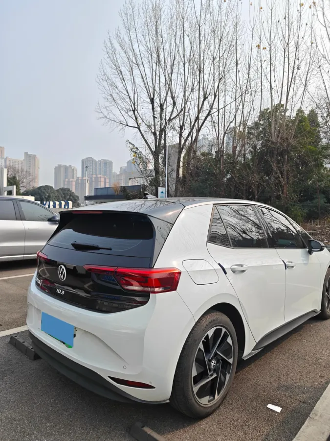 2025 Volkswagen ID.3 BEV 52.8KWH,autocango,china used car exporter,china ev exporter,chinese used car exporter,chinese used ev exporter
