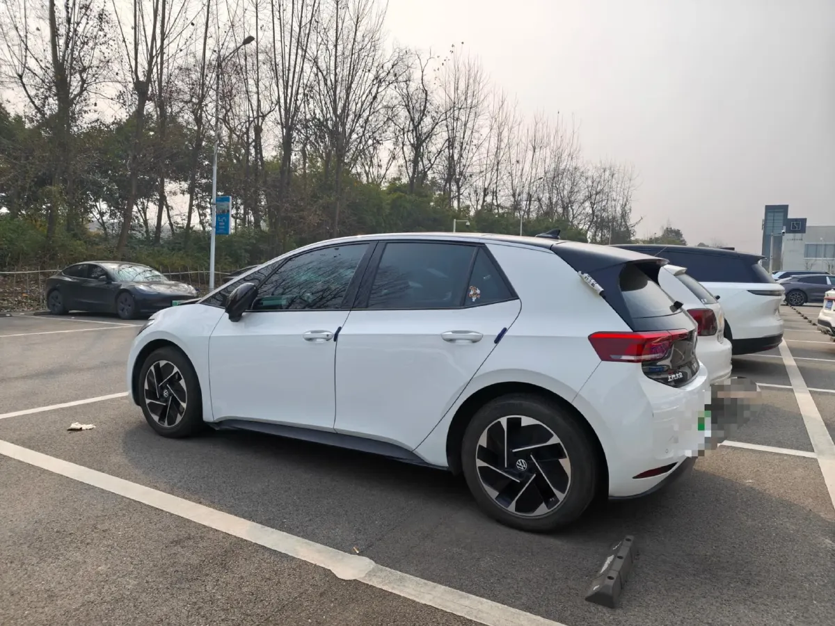 2025 Volkswagen ID.3 BEV 52.8KWH,autocango,china used car exporter,china ev exporter,chinese used car exporter,chinese used ev exporter