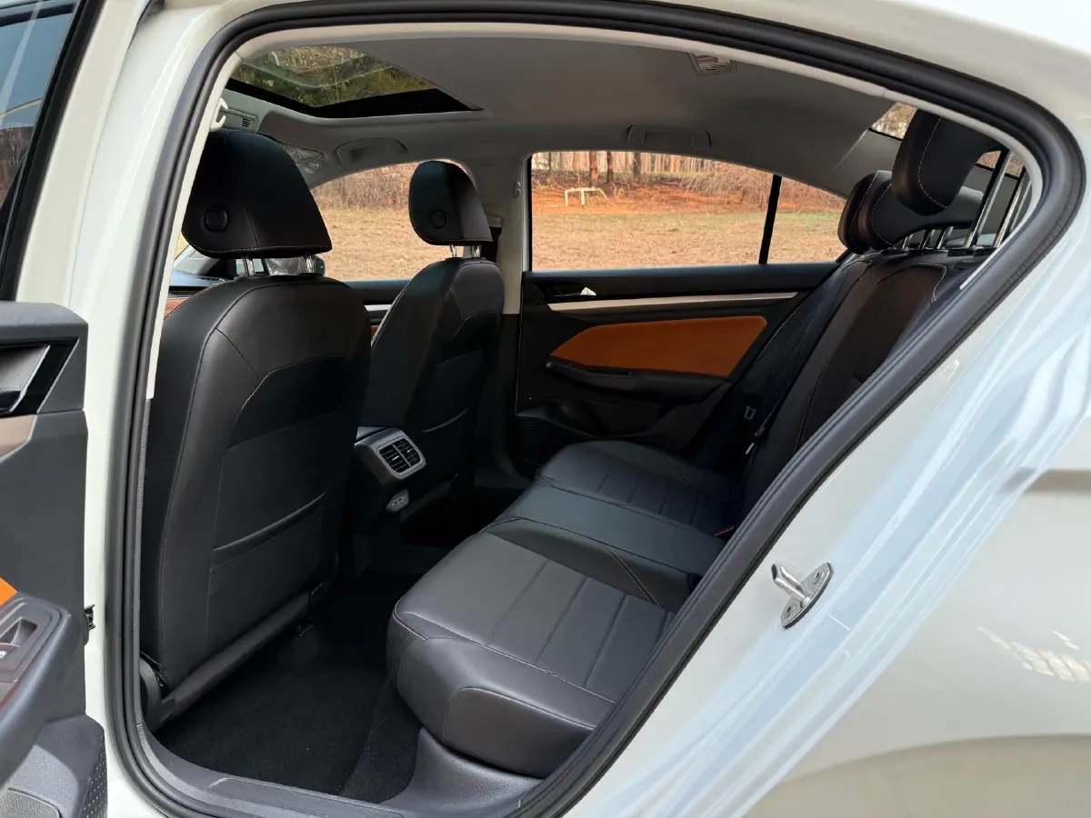 2023 Volkswagen Bora 1.2T 116HP L4 7DCT,autocango,china used car exporter,china ev exporter,chinese used car exporter,chinese used ev exporter