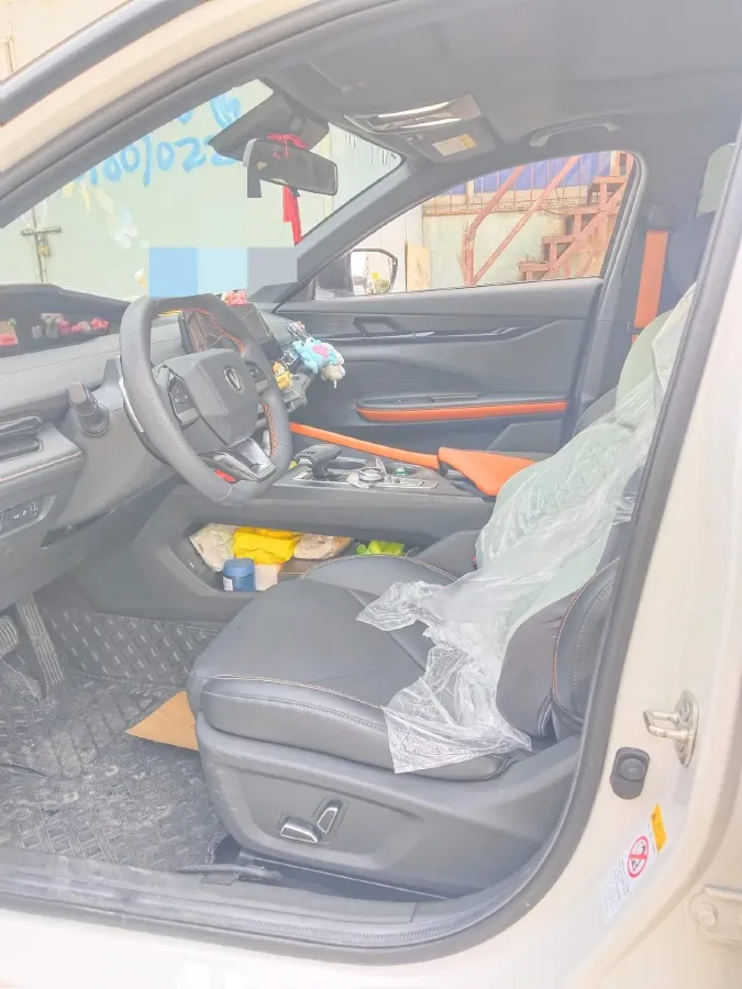 2022 ChangAn UNI-V 1.5T 188HP L4 7DCT,autocango,china used car exporter,china ev exporter,chinese used car exporter,chinese used ev exporter