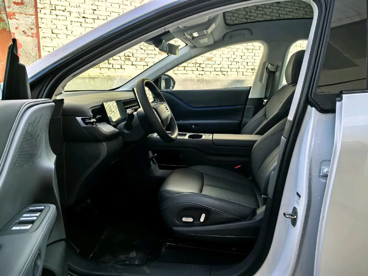 2025 Xpeng G6 BEV 68.5KWH,autocango,china used car exporter,china ev exporter,chinese used car exporter,chinese used ev exporter