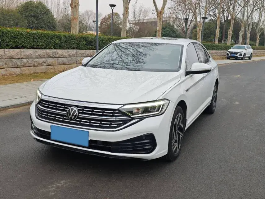 2023 Volkswagen Sagitar 1.2T 116HP L4 7DCT