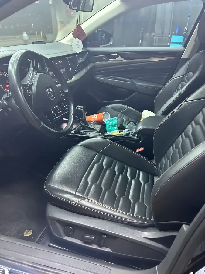 2020 Volkswagen Passat 2.0T 186HP L4 7DCT,autocango,china used car exporter,china ev exporter,chinese used car exporter,chinese used ev exporter